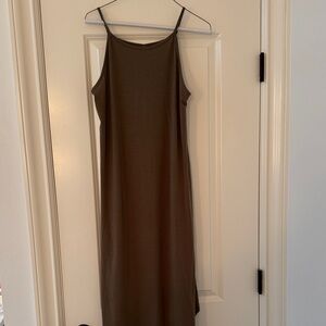 Elegant Sleeveless Brown Midi Dress